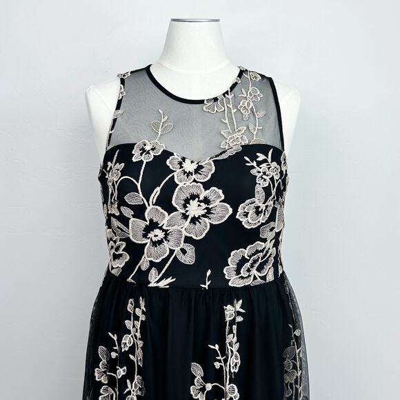 Label by 5 Twelve Illusion Sweetheart Neckline Floral Embroidered Dress NWT - Picture 2 of 8